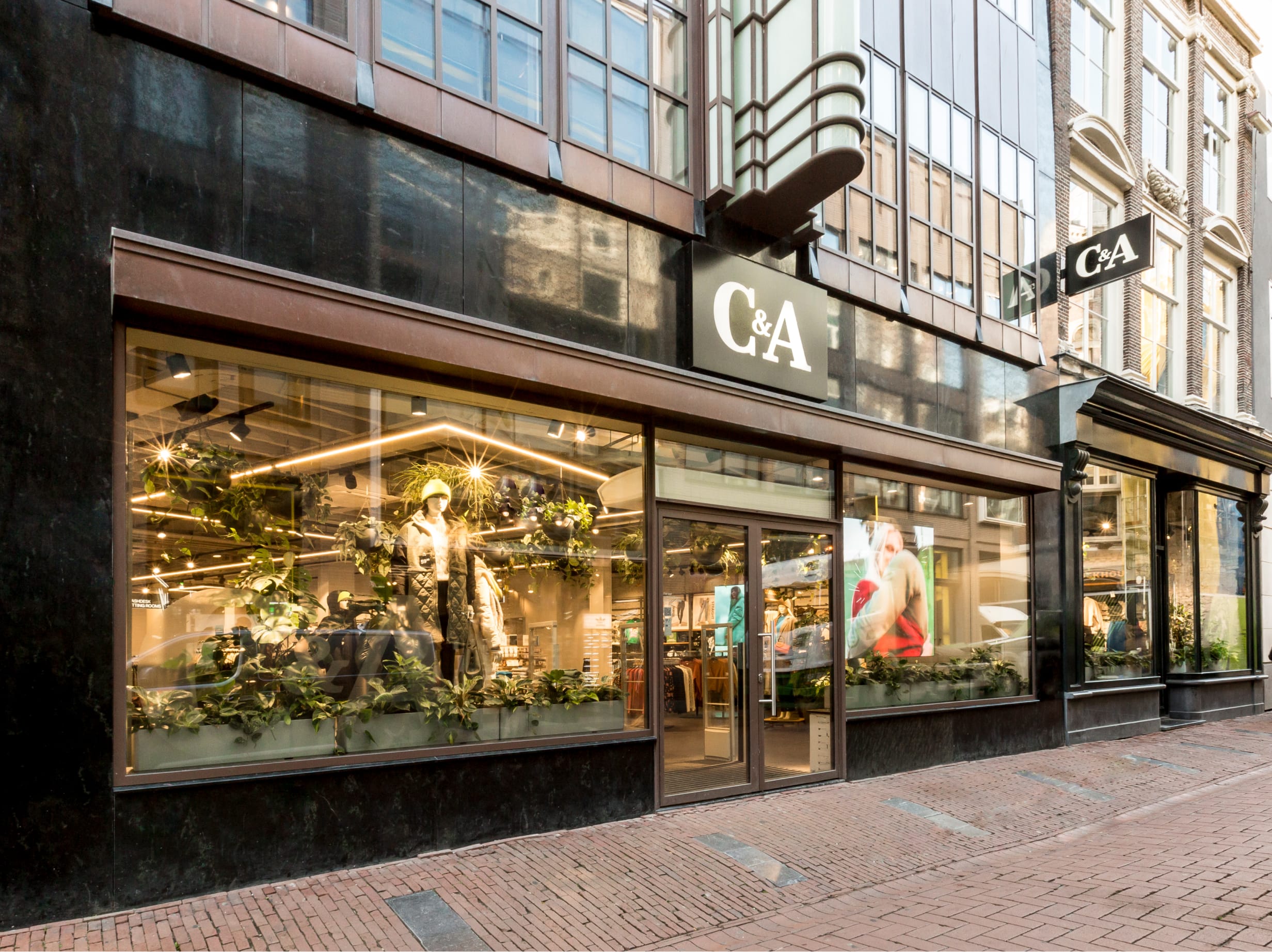 C&A store front